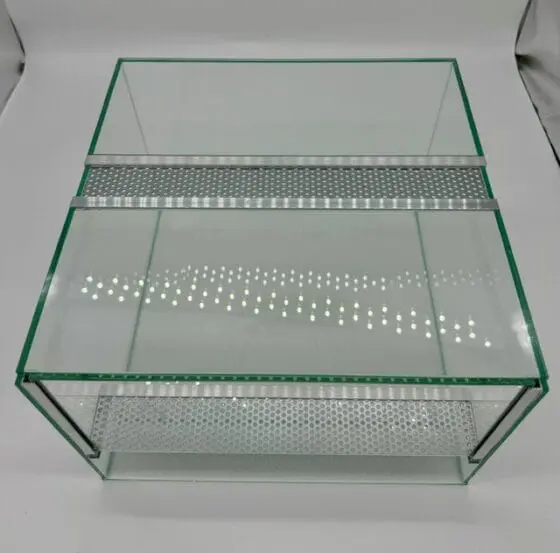 Nano terrarium 30x30x20 dla pająka gilotyna z wentylacją - obrazek 3