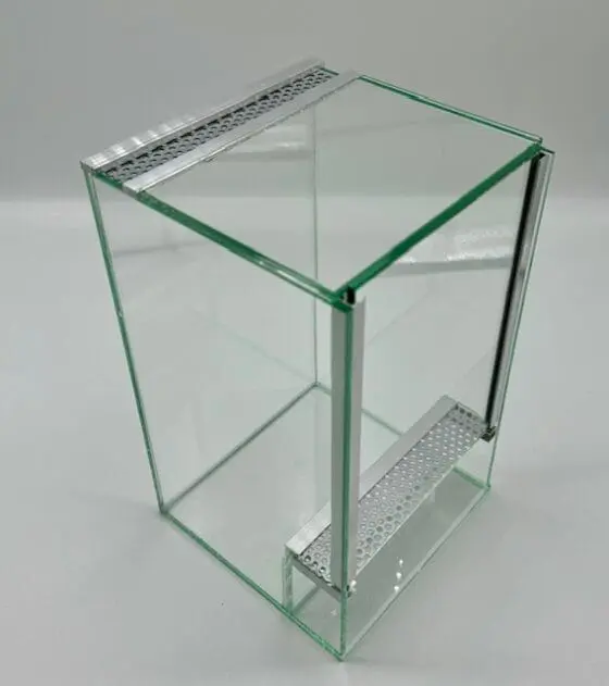 Nano terrarium dla pająka gilotyna z wentylacją 15x15x25 - obrazek 3