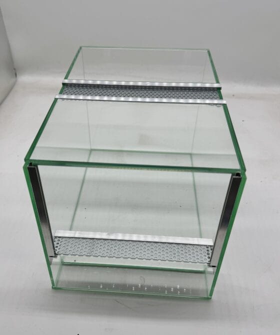 Nano terrarium 20x30x20 dla pająka gilotyna z wentylacją - obrazek 4