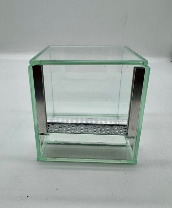 Nano terrarium dla pająka gilotyna z wentylacją 10x10x10 - obrazek 2