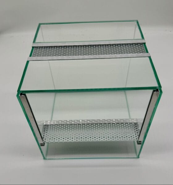 Nano terrarium dla pająka gilotyna z wentylacją 20x20x20 - obrazek 2
