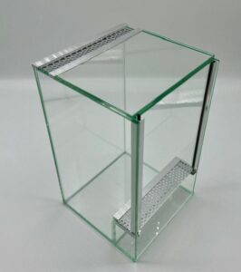 Nano terrarium dla pająka gilotyna z wentylacją 15x15x25 - obrazek 3