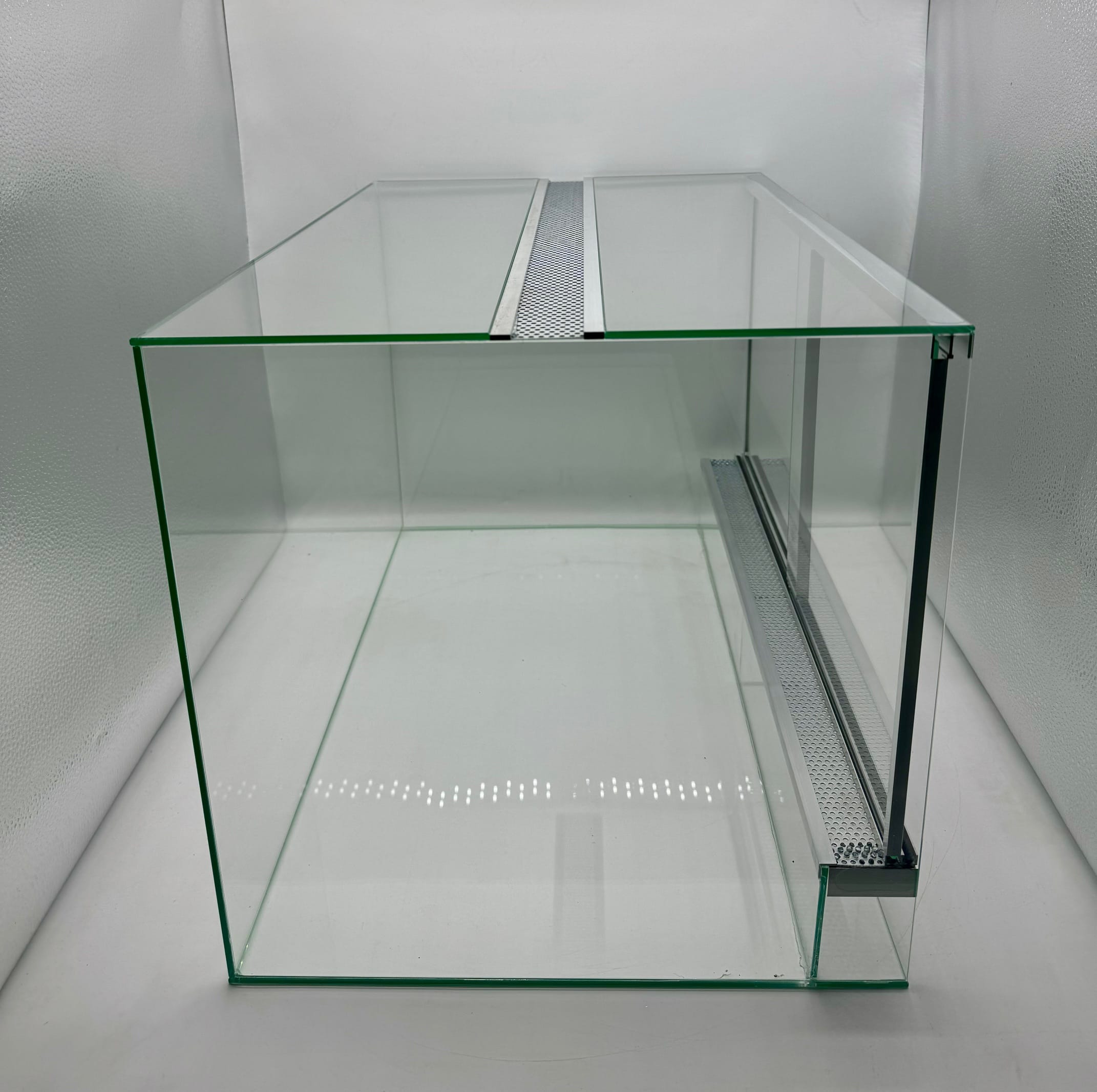 Terrarium dla gadów z wentylacją szyba przesuwna 60x40x40 Terrarium dla gadów z wentylacją szyba przesuwna 60x40x40 - obrazek 4