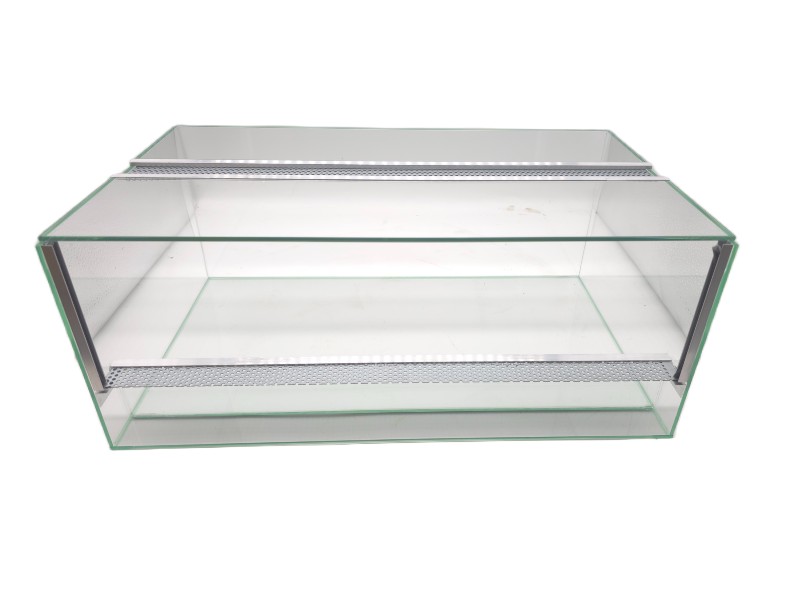 Nano terrarium dla pająka gilotyna z wentylacją 50x30x20 Nano terrarium dla pająka gilotyna z wentylacją 50x30x20